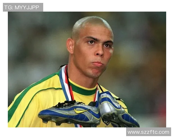 20世纪20年代足球传奇球星头像:璀璨时代的绿茵风采与经典瞬间